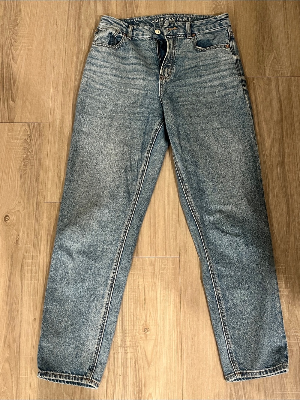 American Eagle Outfitters Strigid Mom Jeans